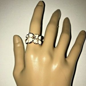 Woman's Fashion Ring Flower Gold/Cream/Silver 7